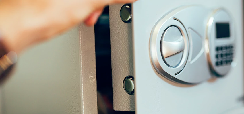 Fingerprint Safe Openers in Corning, CA